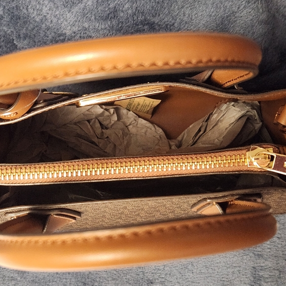 MICHAEL KORS, Mercer Messenger Purse, NEW - Picture 9 of 16